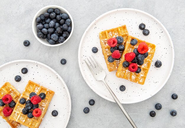 Vue de dessus gaufre aux baies