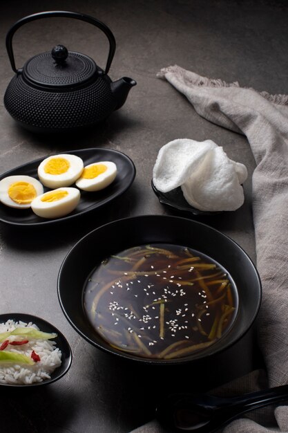 Vue de dessus sur hot pot chinois