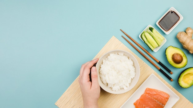 Photo gratuite vue de dessus des ingrédients de sushi