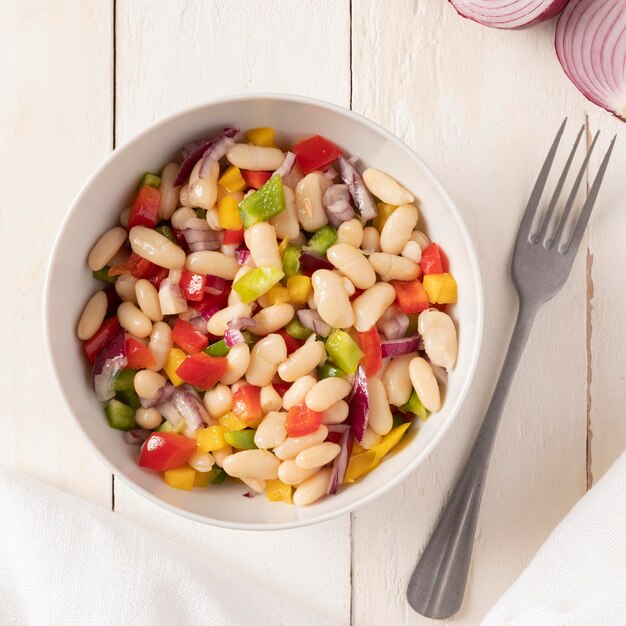 Vue de dessus de mélange de salade de haricots