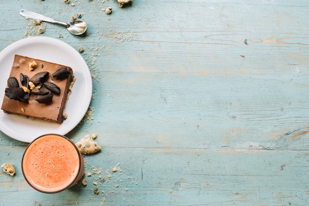 Photo gratuite vue de dessus miettes de petit déjeuner