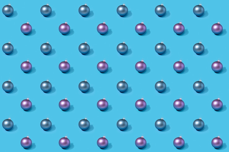 Photo gratuit vue de dessus motif de composition d'éléments décoratifs de noël