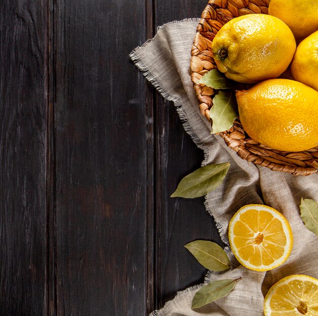 Vue de dessus des oranges avec espace copie