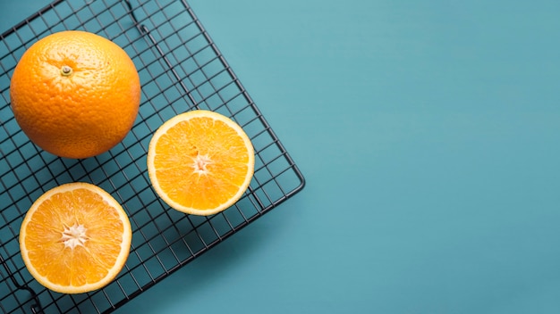 Vue de dessus des oranges organiques avec espace copie