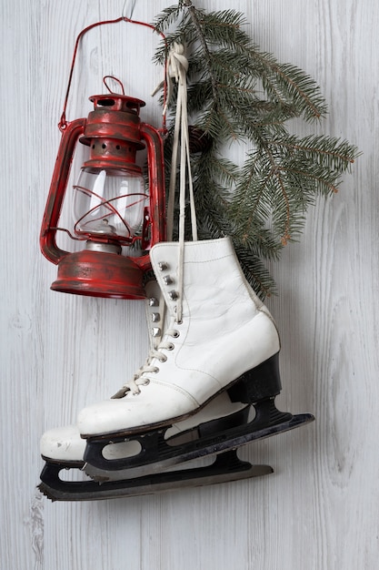 Photo gratuite vue de dessus patins scène d'hiver