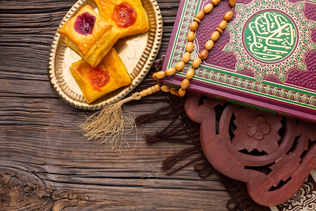 Vue de dessus des pâtisseries du nouvel an islamique