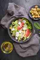 Photo gratuite vue de dessus salade savoureuse aux légumes