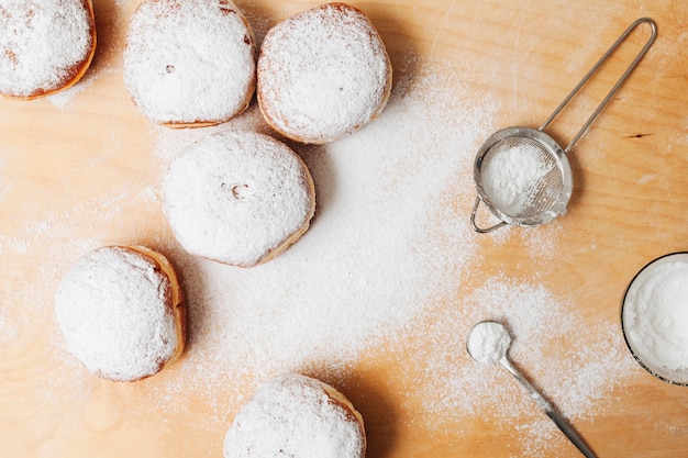 Photo gratuite vue de dessus savoureux bonbons sur une table