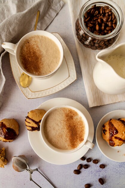 Vue de dessus savoureux délicieux petit déjeuner