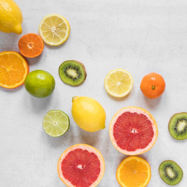 Vue de dessus sélection de fruits savoureux et frais