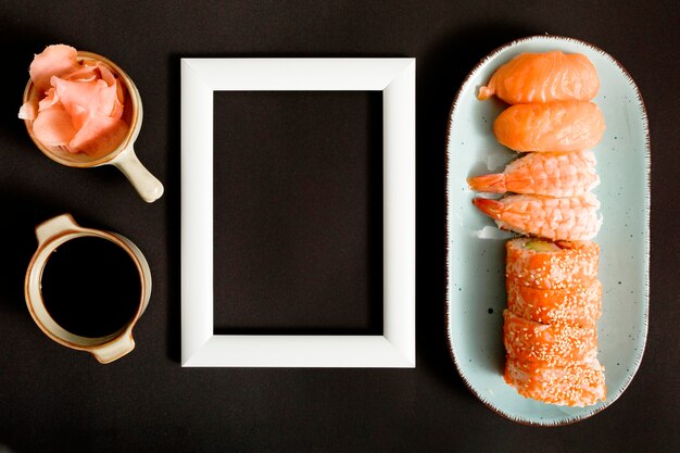 Vue de dessus sushi avec espace copie