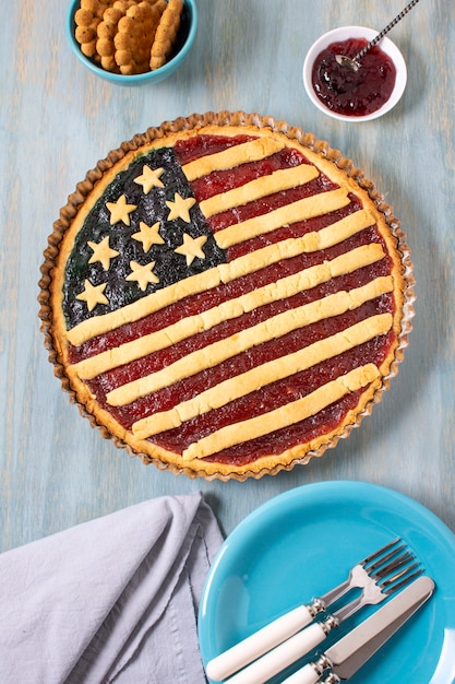 Photo gratuite vue de dessus tarte au drapeau américain