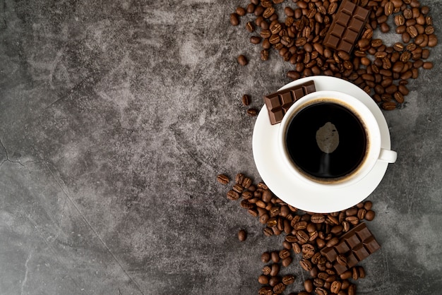 Vue de dessus tasse de café avec espace de copie