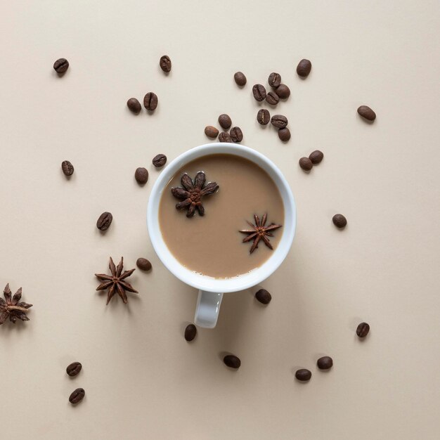 Vue de dessus des tasses de café sur la table