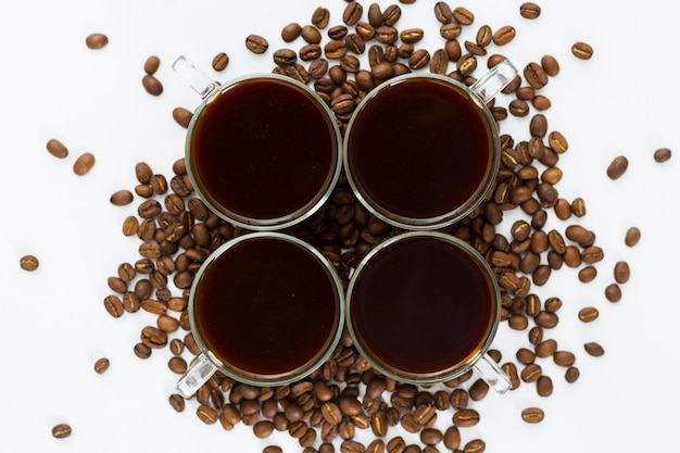 Vue de dessus tasses et grains de café