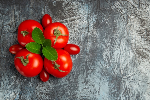 Vue de dessus tomates rouges fraîches