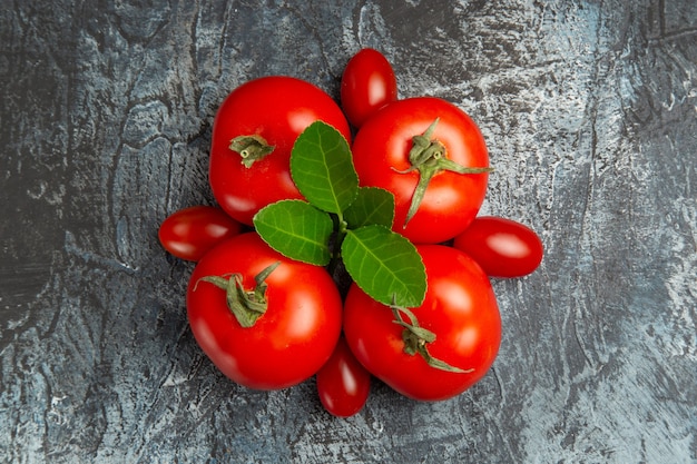 Vue de dessus tomates rouges fraîches