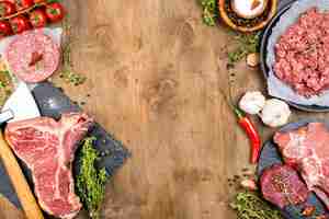 Photo gratuite vue de dessus de la viande à l'ail et au piment