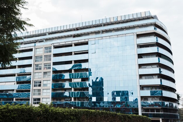 Vue du bâtiment en verre