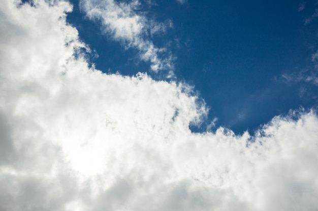 Vue du beau ciel et les nuages