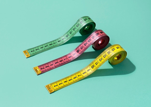 Vue du ruban à mesurer avec les centimètres comme unités de longueur