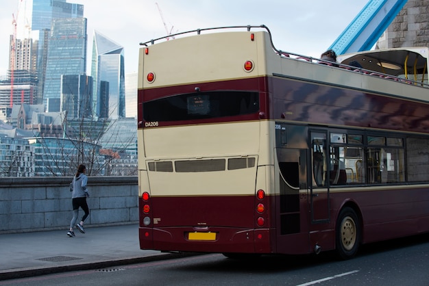 Vue du trafic dans la ville de Londres