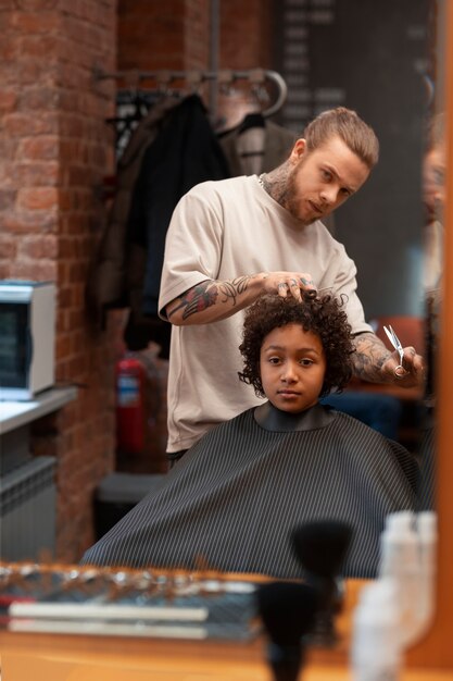 Vue d'enfant au salon de coiffure