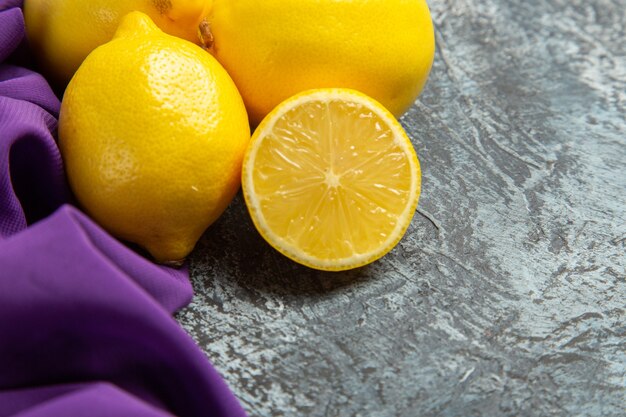 Vue de face citrons frais