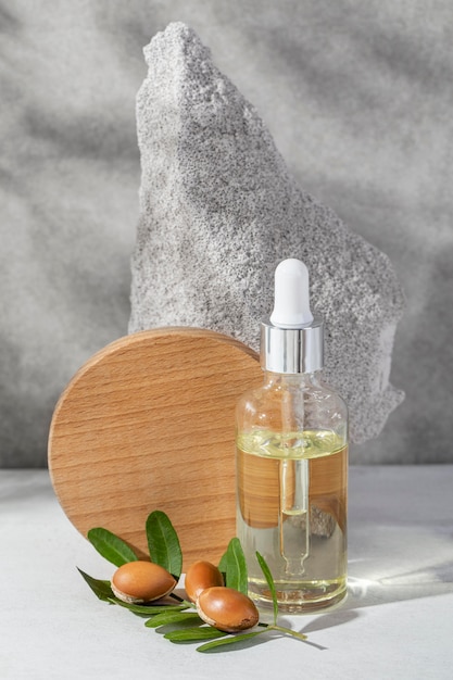 Vue de face de la composition du produit d'argan naturel