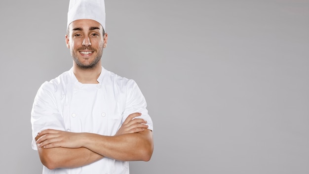 Vue de face du chef masculin avec espace copie