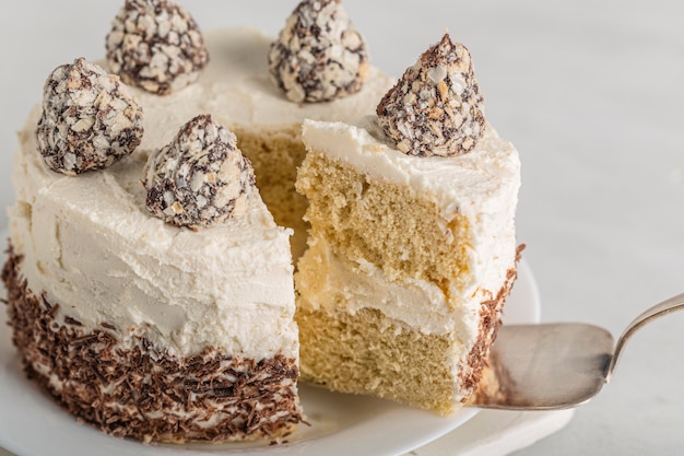 Vue de face du concept de délicieux gâteau