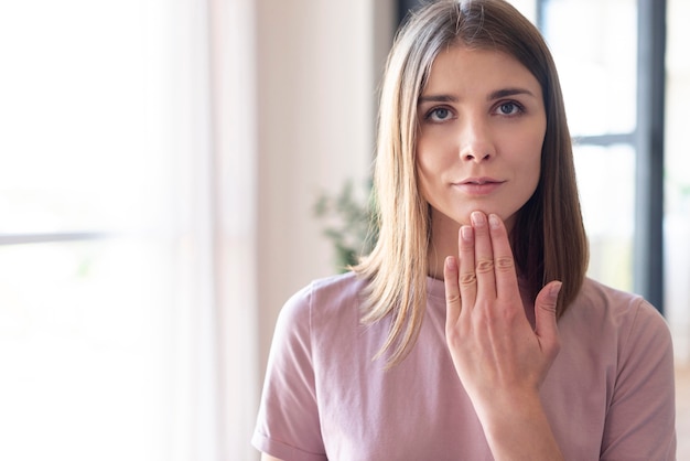 Vue de face du concept de langue des signes