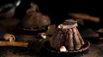 Photo gratuite vue de face du délicieux gâteau au chocolat