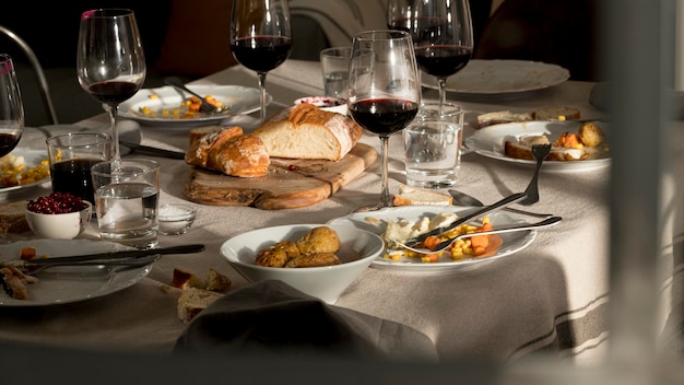 Vue de face du délicieux repas de Thanksgiving