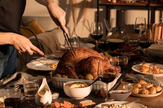 Vue de face du délicieux repas de Thanksgiving