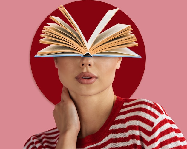 Vue de face femme avec collage de livre