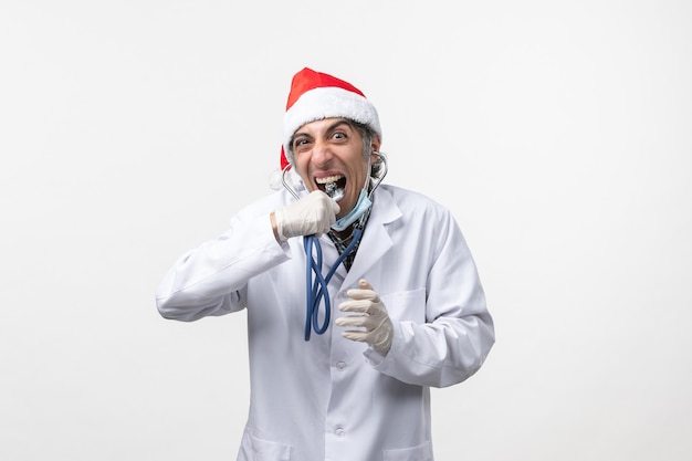 Vue De Face De L'homme Médecin Avec Le Virus Du Stéthoscope émotion Nouvel An Covid