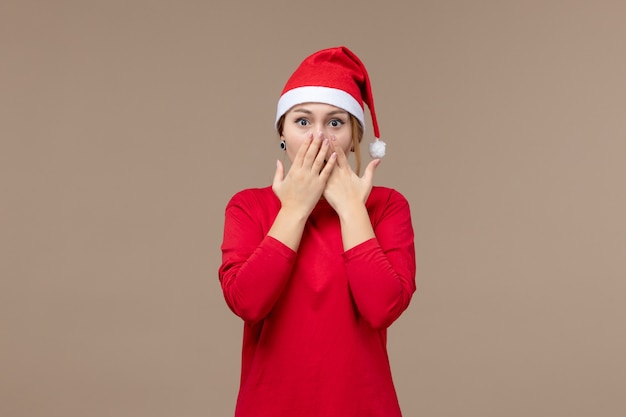 Vue De Face De La Jeune Femme Avec Cape De Noël Sur Brown