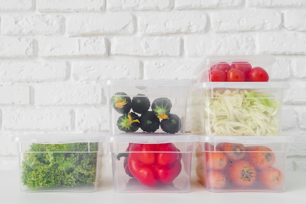 Photo gratuite vue de face des légumes avec copie espace