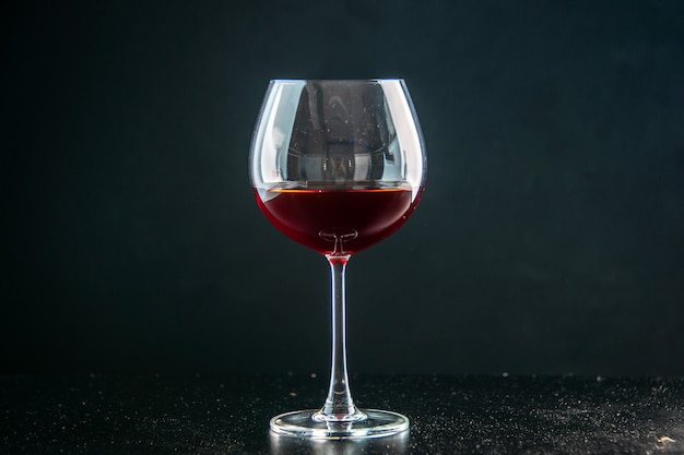 Vue De Face Verre De Vin Sur Boisson Sombre Photo Couleur Champagne Alcool De Noël