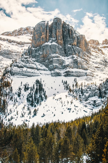 Photo gratuite vue fascinante sur la face nord de la chaîne de montagnes cadi, catalogne, espagne
