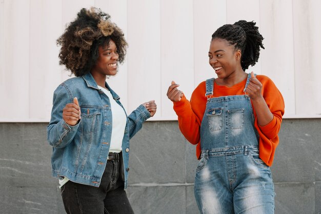 Vue frontale, jeunes filles, sourire, autre