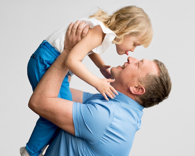 Photo gratuit vue frontale, de, petite-fille, et, grand-père