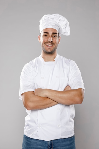 Photo gratuite vue frontale, de, smiley, chef masculin