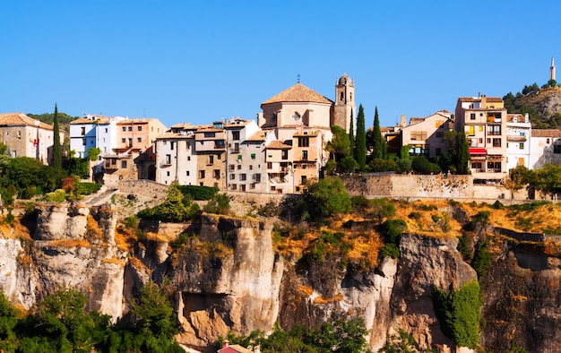 Vue générale de Cuenca en été