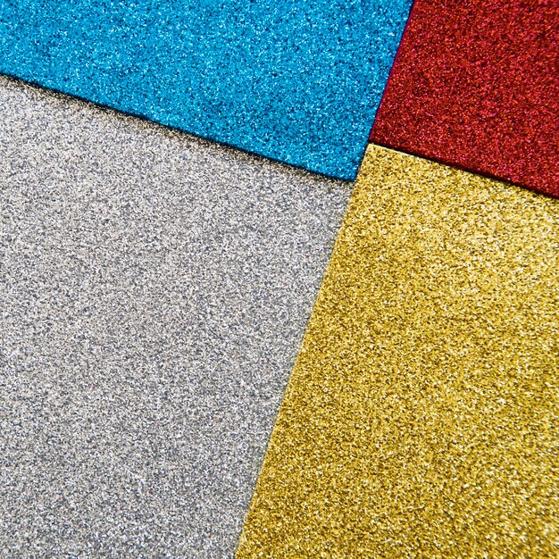 Vue grand angle de tapis multicolores