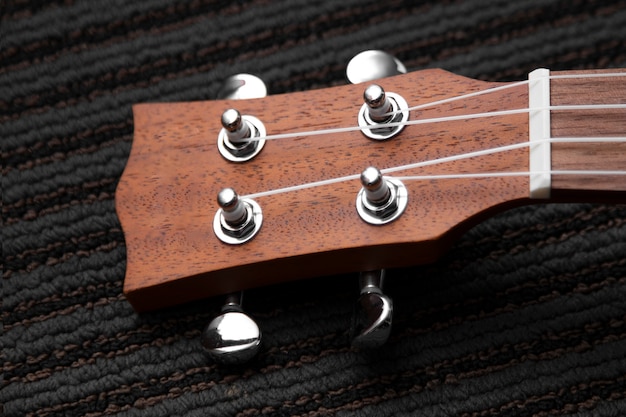 Vue de guitare dans un magasin d'instruments de musique