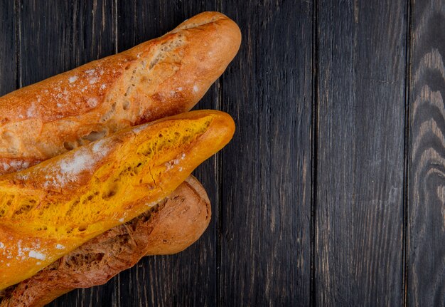 Vue Horizontale De Différents Types De Baguette Sur Fond En Bois Avec Espace Copie