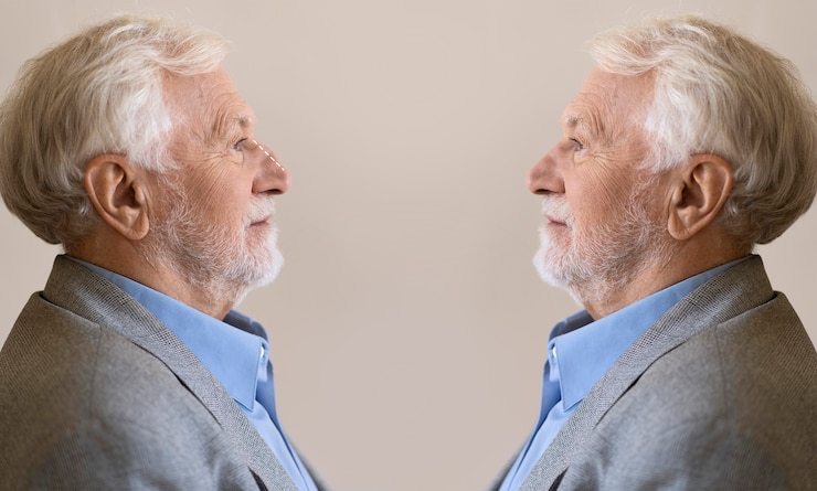 Photo gratuit vue latérale du vieil homme avant et après la rhinoplastie