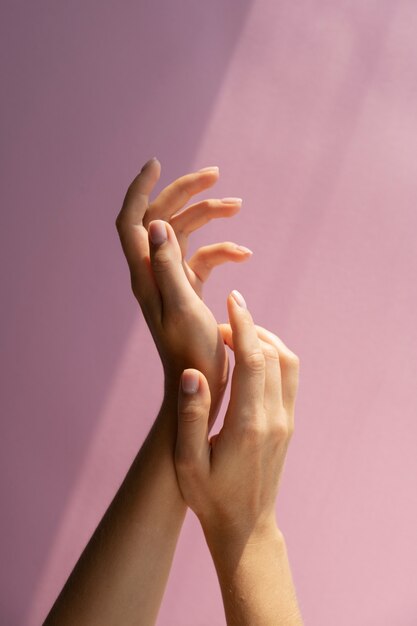 Vue des mains humaines